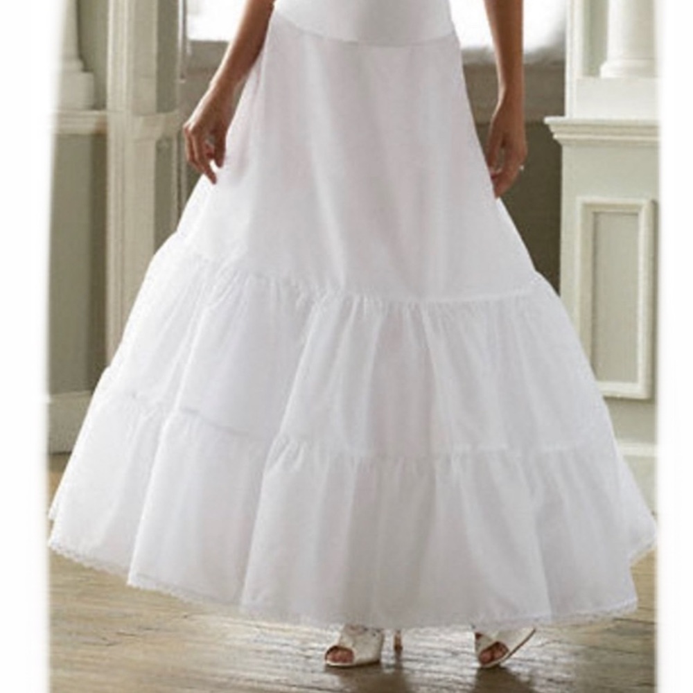 two-tier medium fullness a-line slip size medium